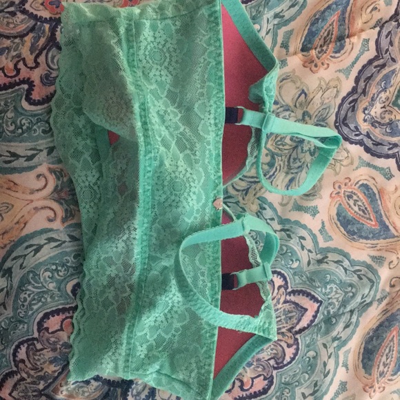 Too small - Picture 2 of 2